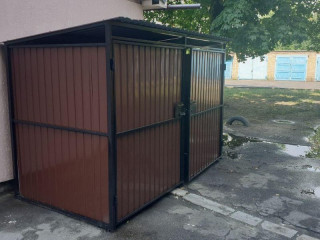 Навес для мусорных контейнеров с дверью