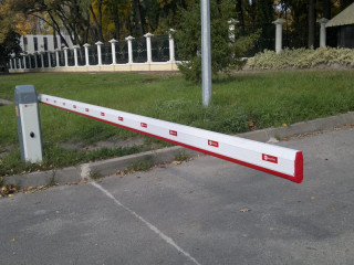 Шлагбаум автоматический в парке отдыха Харьков